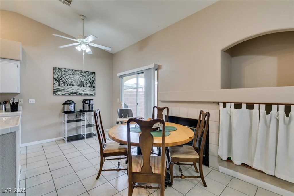 2595 Fort Lauderdale, Las Vegas, NV 89156