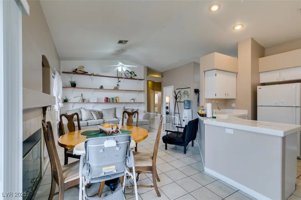 2595 Fort Lauderdale, Las Vegas, NV 89156