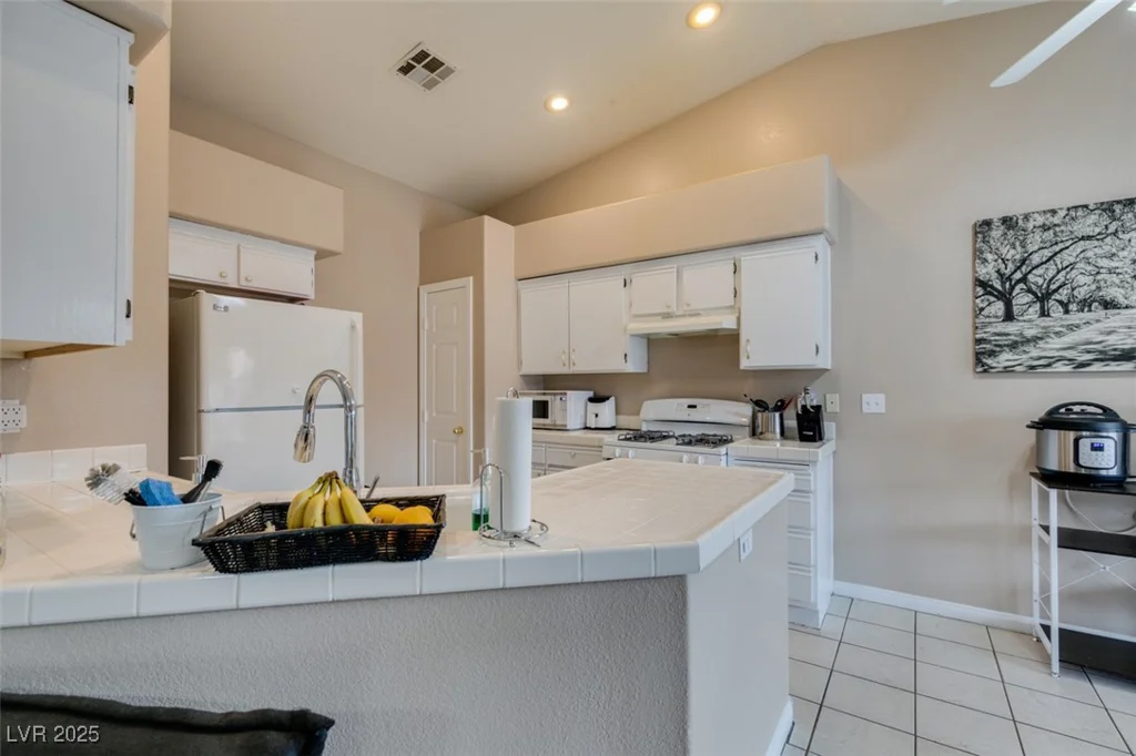 2595 Fort Lauderdale, Las Vegas, NV 89156