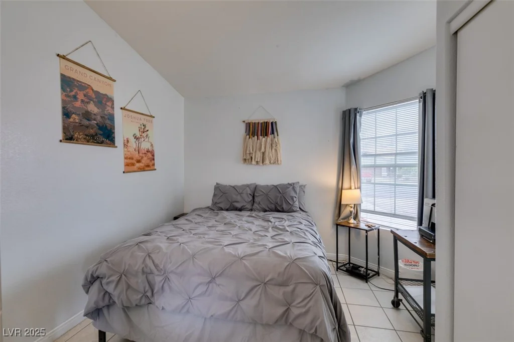 2595 Fort Lauderdale, Las Vegas, NV 89156