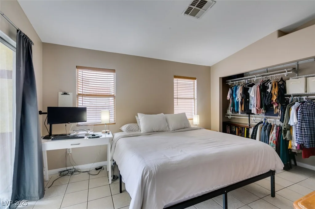 2595 Fort Lauderdale, Las Vegas, NV 89156