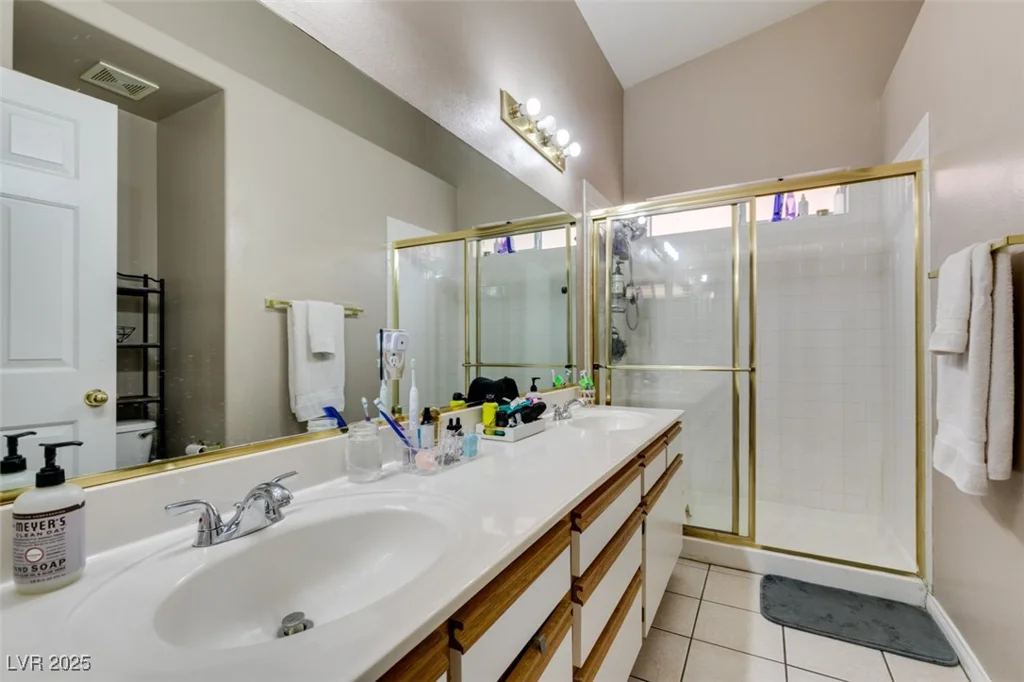 2595 Fort Lauderdale, Las Vegas, NV 89156