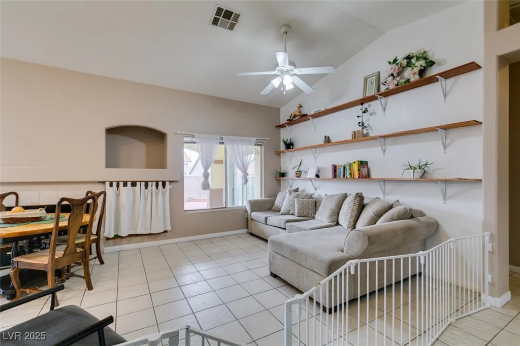 2595 Fort Lauderdale, Las Vegas, NV 89156