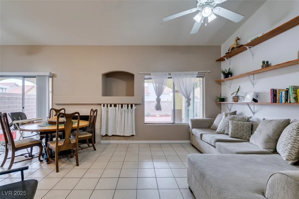 2595 Fort Lauderdale, Las Vegas, NV 89156