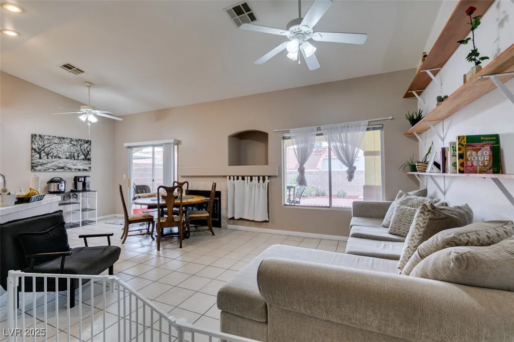 2595 Fort Lauderdale, Las Vegas, NV 89156