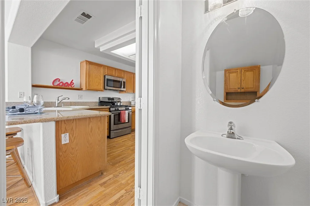 3425 Creek River, Las Vegas, NV 89129