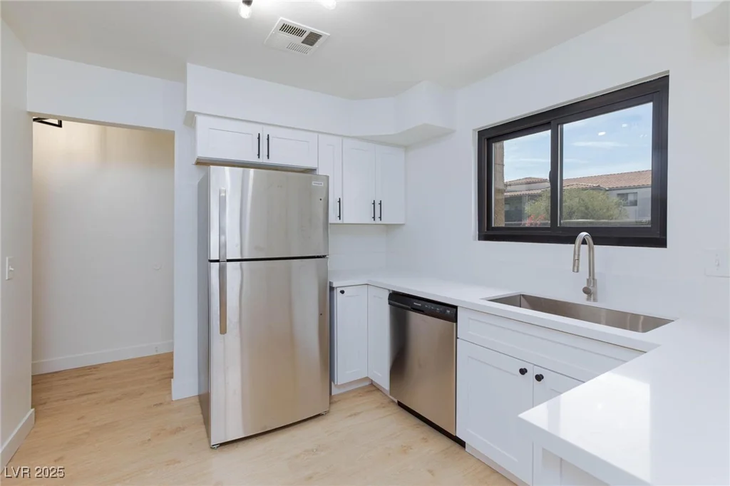 3151 Soaring Gulls, Las Vegas, NV 89128