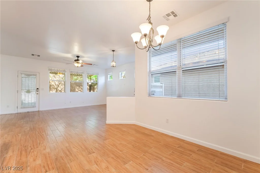925 Crescent Falls, Henderson, NV 89011
