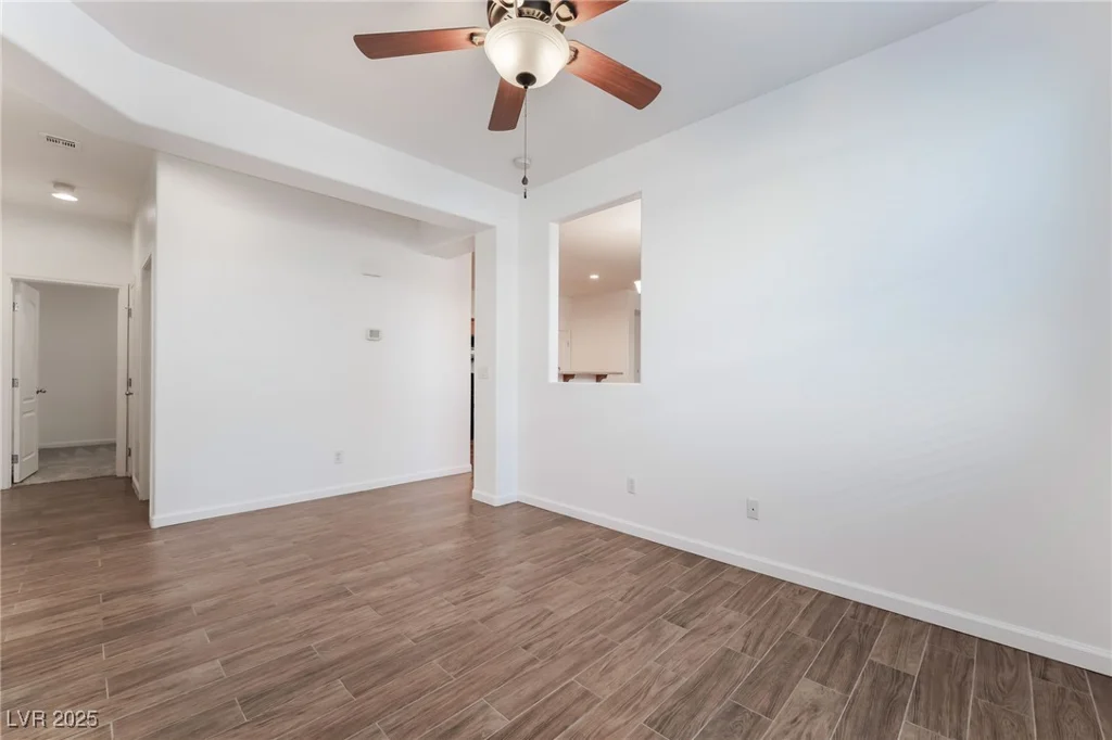 925 Crescent Falls, Henderson, NV 89011