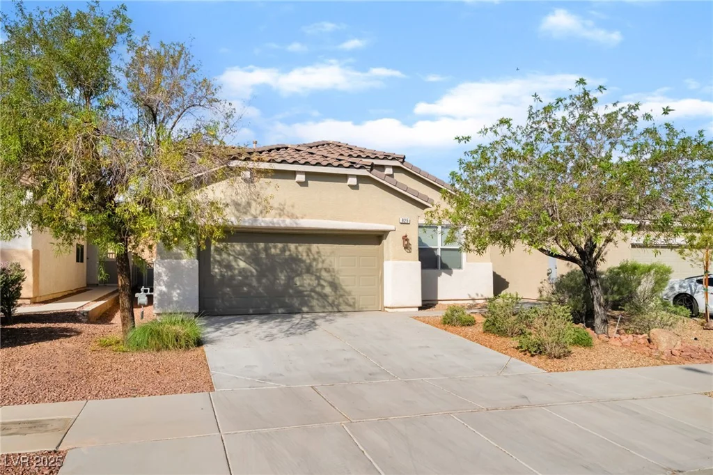 925 Crescent Falls, Henderson, NV 89011