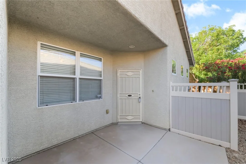 925 Crescent Falls, Henderson, NV 89011