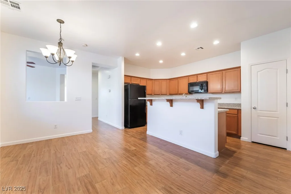 925 Crescent Falls, Henderson, NV 89011