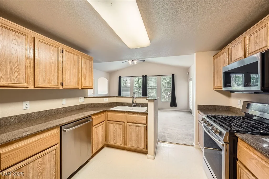 10001 Peace, Las Vegas, NV 89147