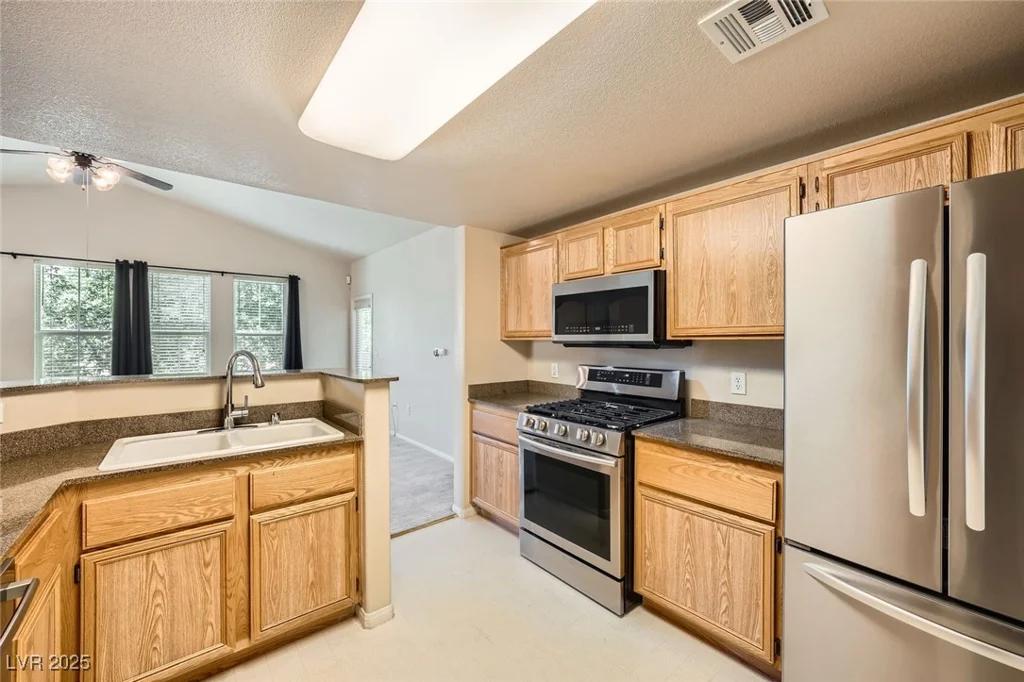 10001 Peace, Las Vegas, NV 89147