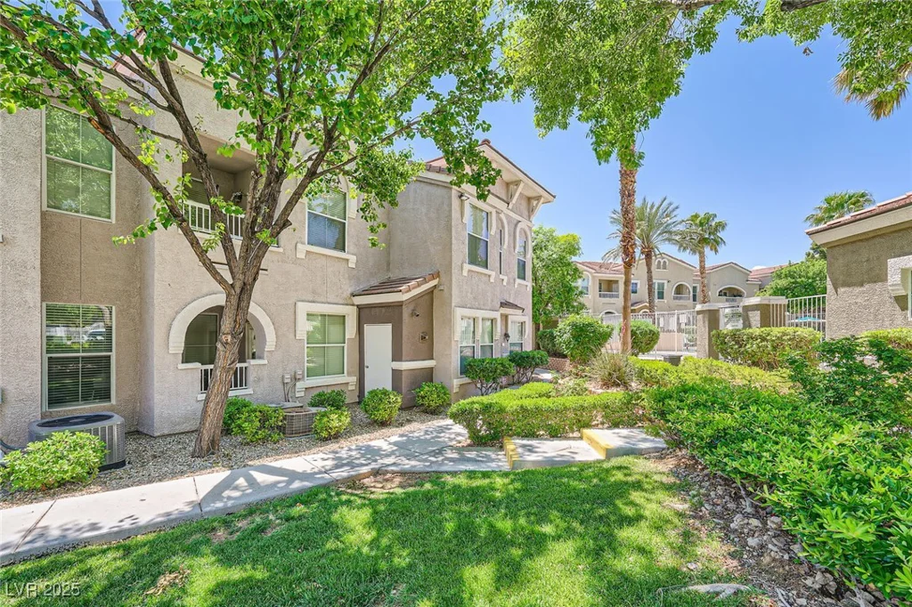 10001 Peace, Las Vegas, NV 89147