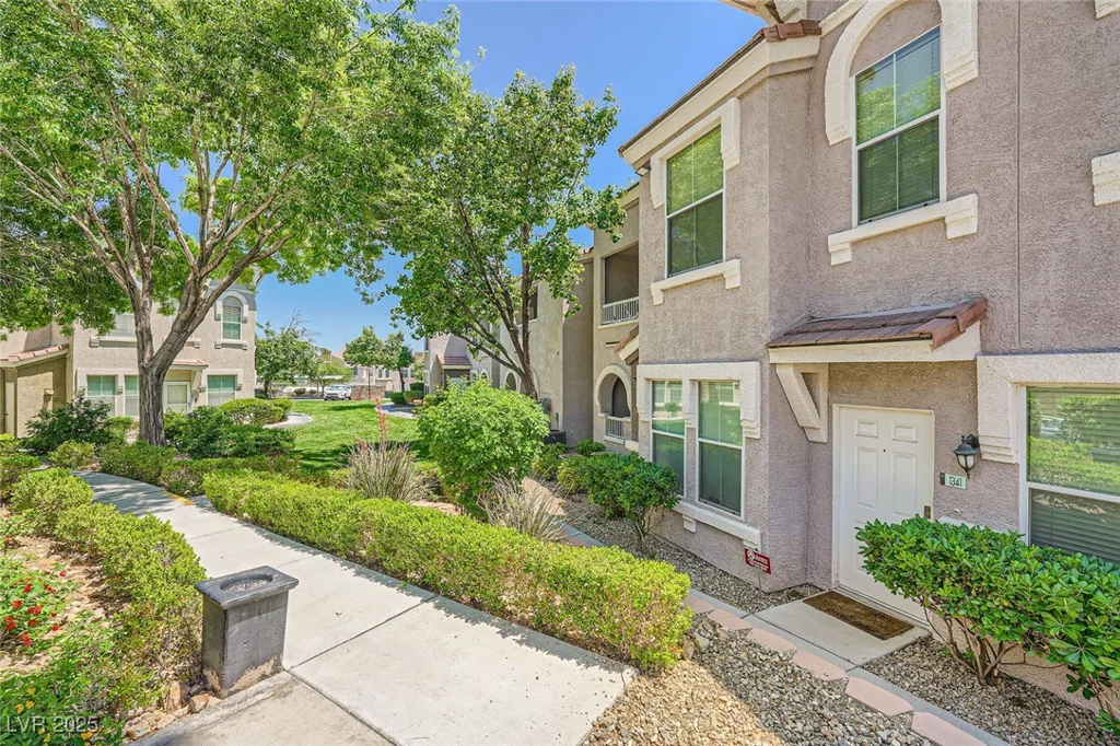 10001 Peace, Las Vegas, NV 89147