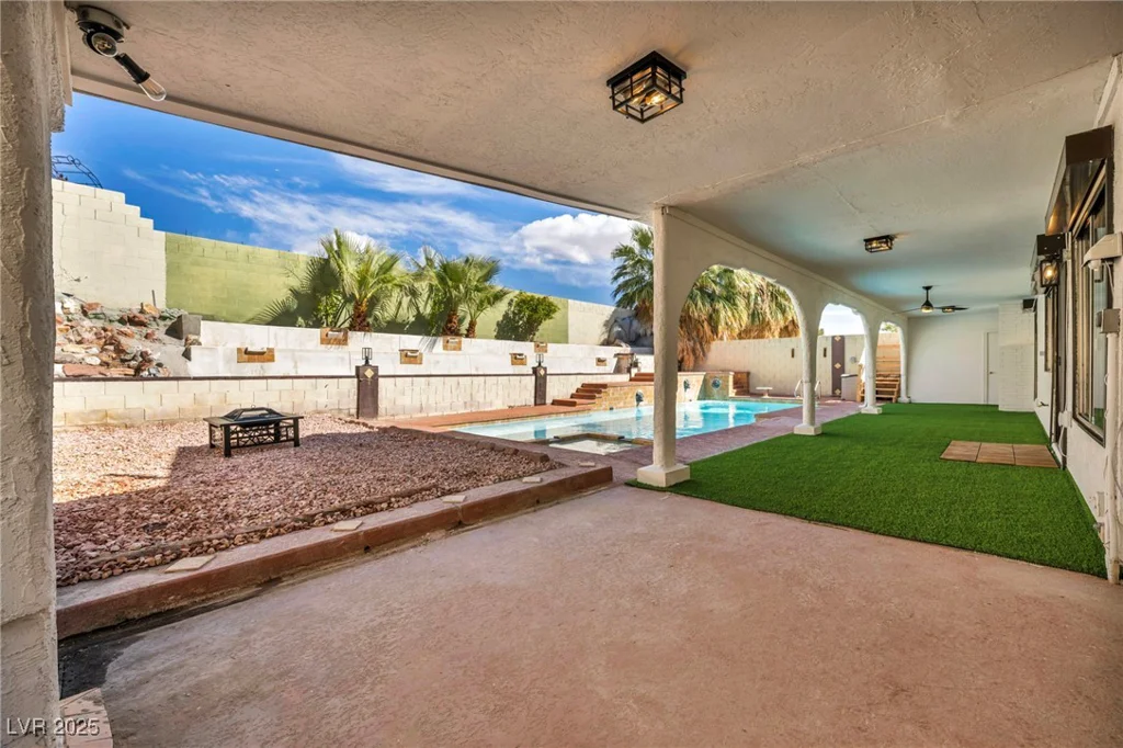 3916 Green Leaf, Las Vegas, NV 89120