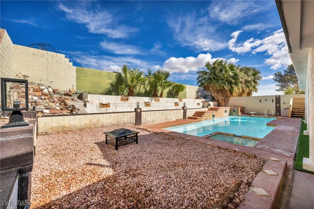 3916 Green Leaf, Las Vegas, NV 89120