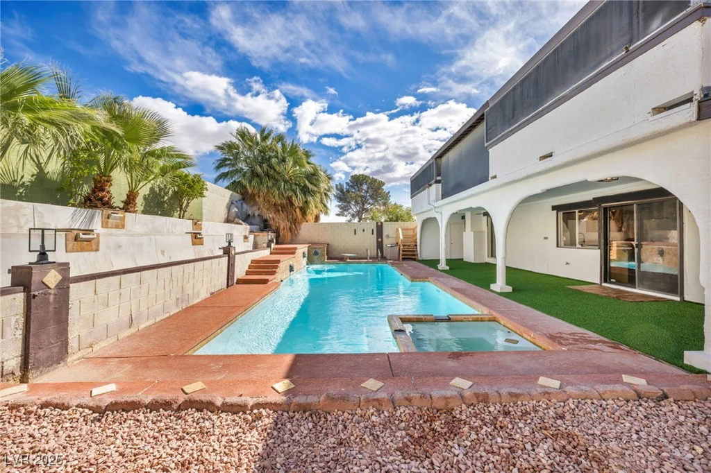 3916 Green Leaf, Las Vegas, NV 89120