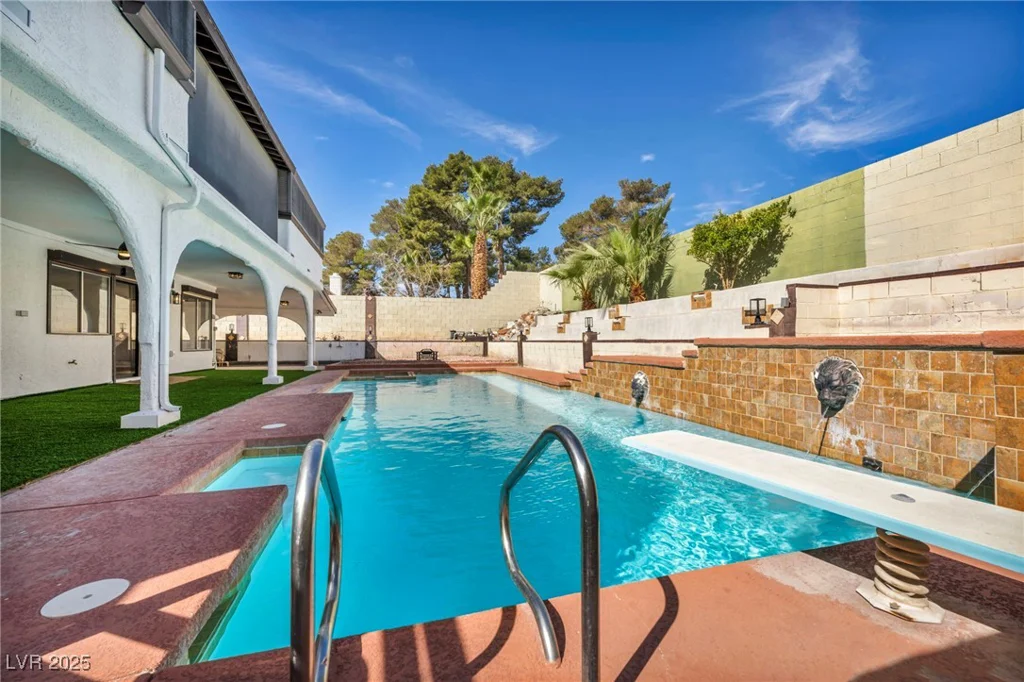 3916 Green Leaf, Las Vegas, NV 89120