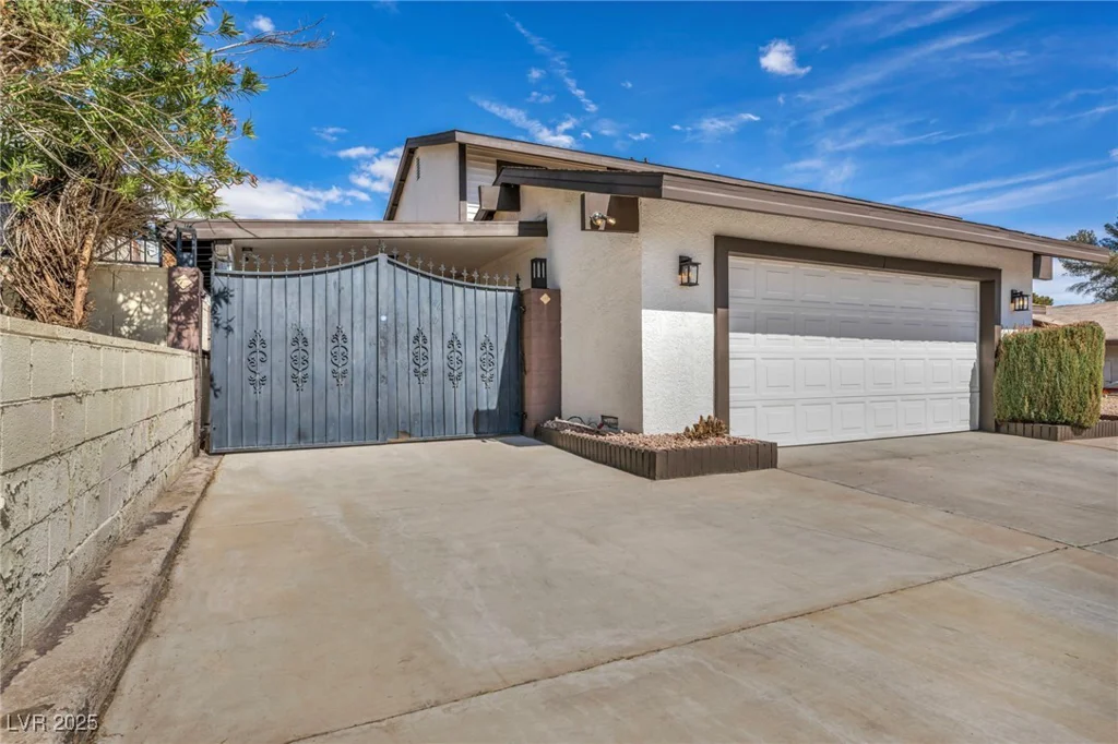 3916 Green Leaf, Las Vegas, NV 89120