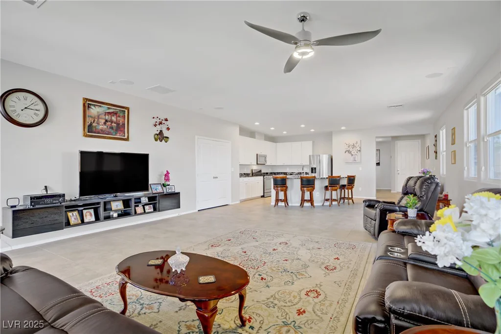 748 Dellenbaugh, Las Vegas, NV 89178