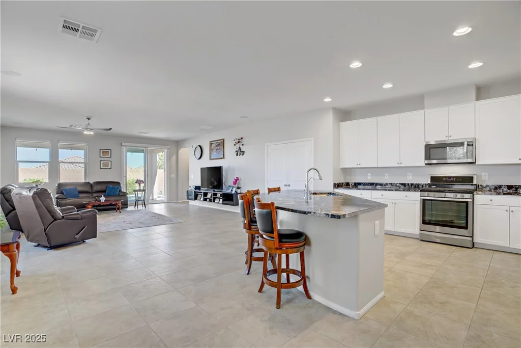 748 Dellenbaugh, Las Vegas, NV 89178