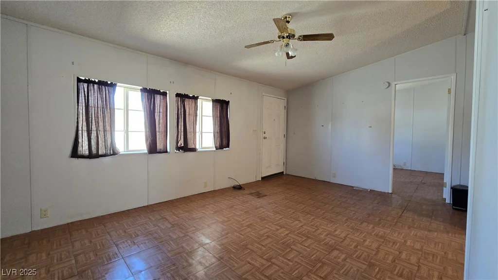 271 Copper Flats, Pahrump, NV 89048