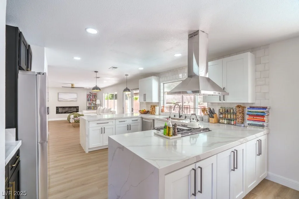 2713 Beachside, Las Vegas, NV 89117