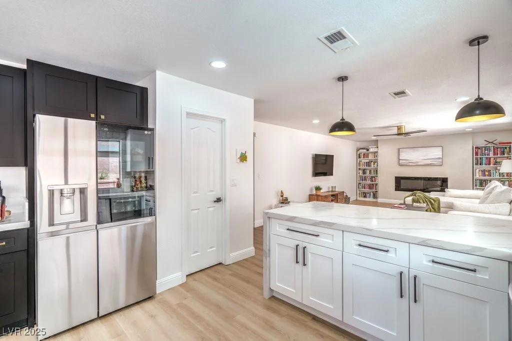 2713 Beachside, Las Vegas, NV 89117