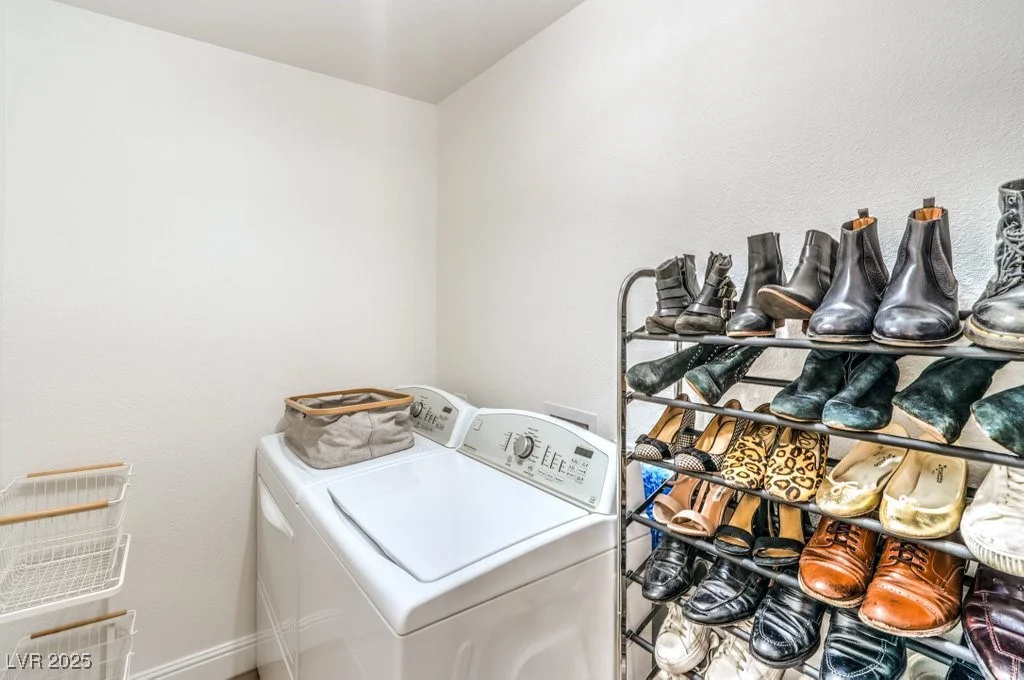 2713 Beachside, Las Vegas, NV 89117