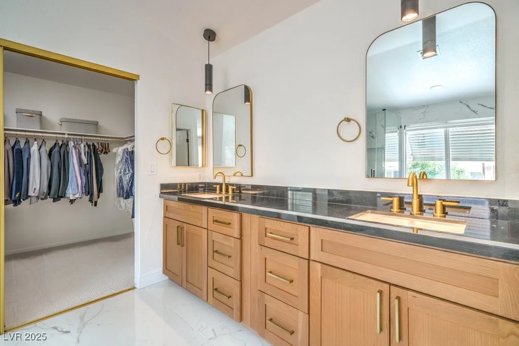 2713 Beachside, Las Vegas, NV 89117