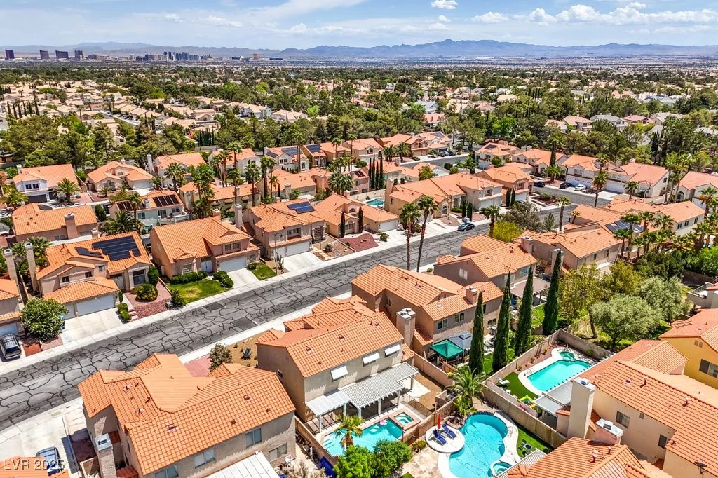 2713 Beachside, Las Vegas, NV 89117