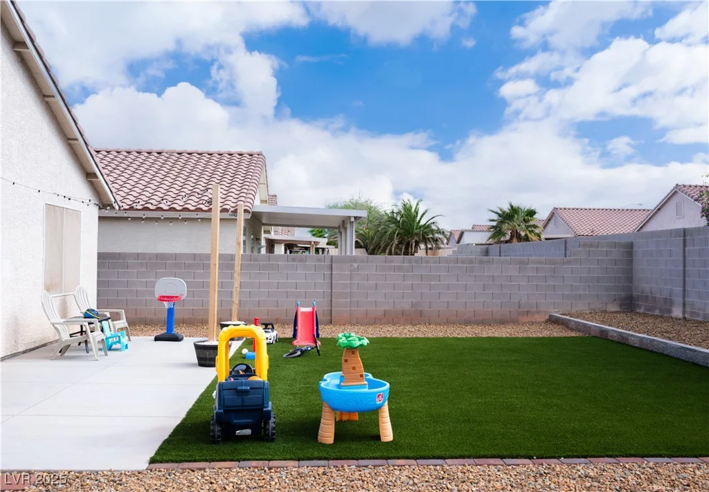5541 Alvarez, North Las Vegas, NV 89031