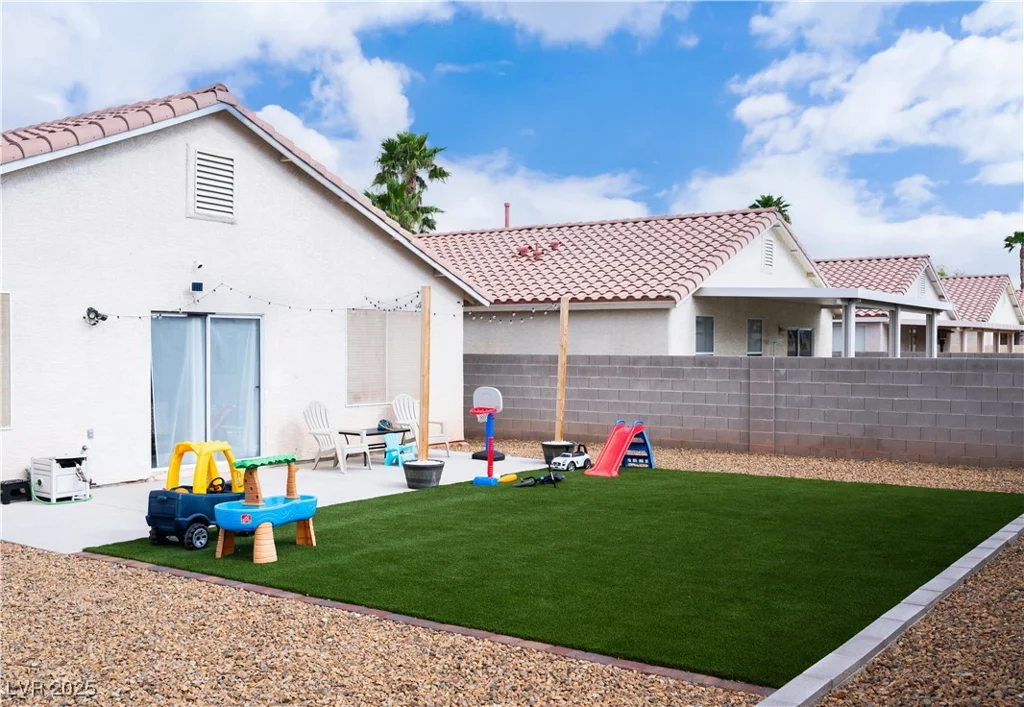 5541 Alvarez, North Las Vegas, NV 89031