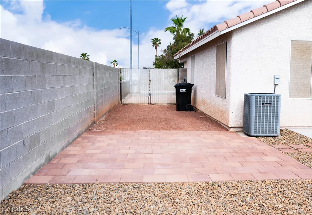 5541 Alvarez, North Las Vegas, NV 89031