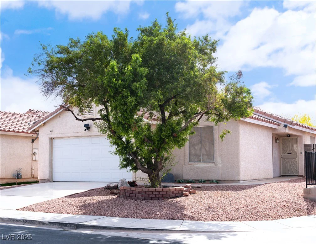 5541 Alvarez, North Las Vegas, NV 89031