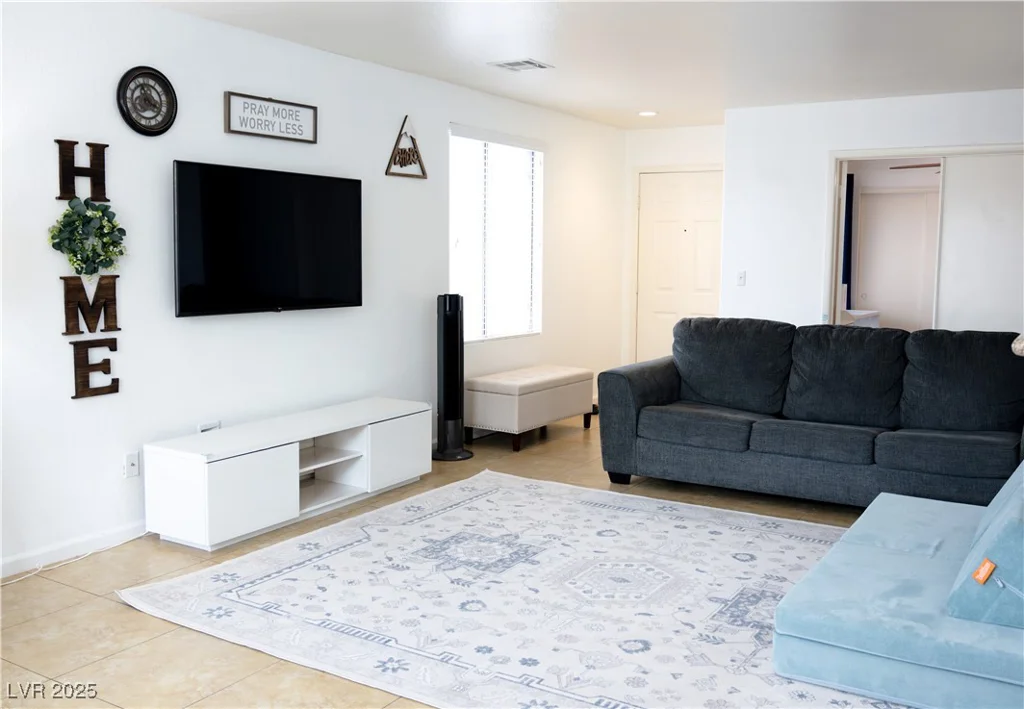 5541 Alvarez, North Las Vegas, NV 89031