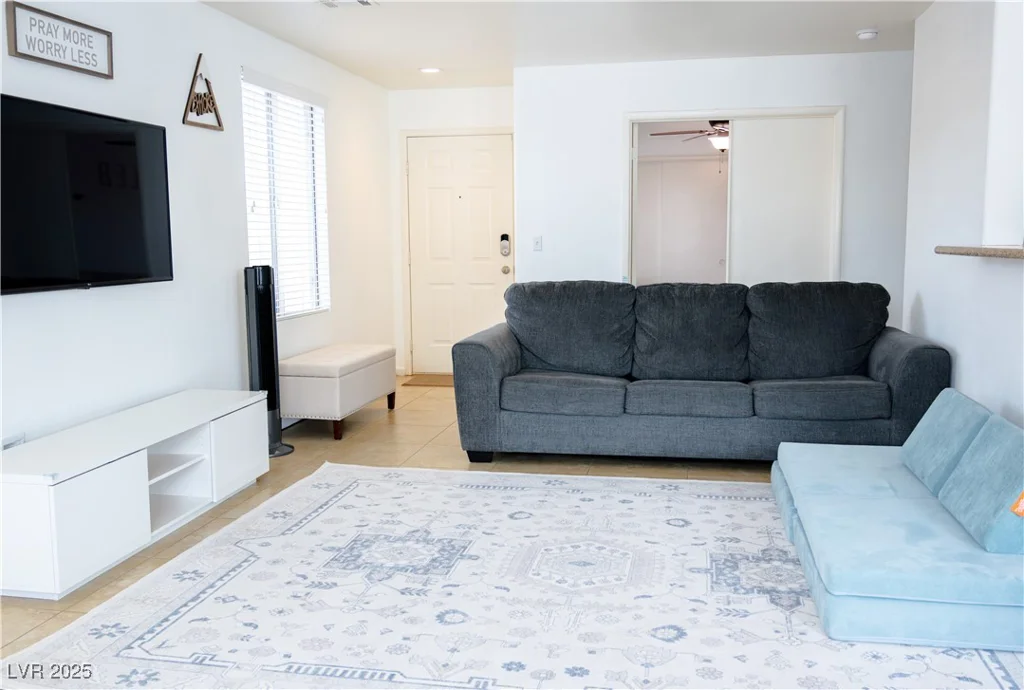 5541 Alvarez, North Las Vegas, NV 89031