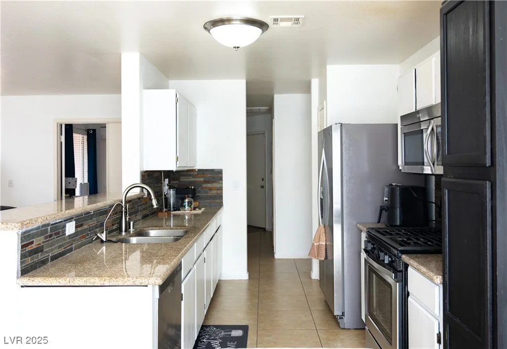 5541 Alvarez, North Las Vegas, NV 89031