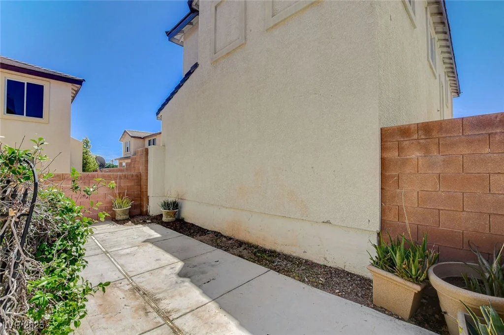 1007 Shades End, North Las Vegas, NV 89081