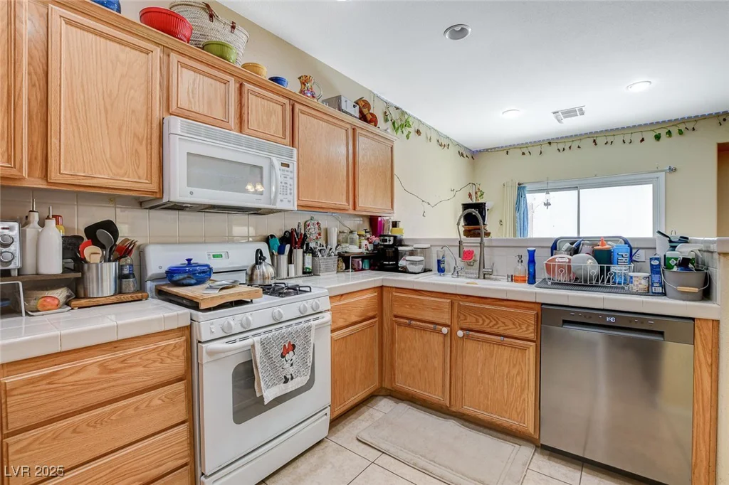 1007 Shades End, North Las Vegas, NV 89081