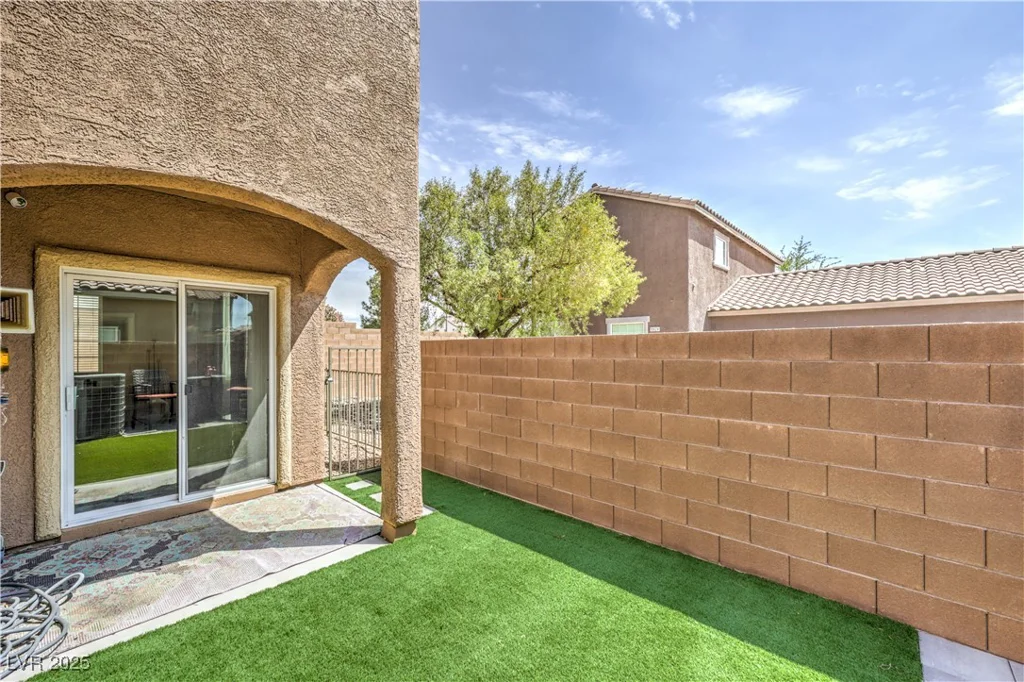 10636 Colter Bay, Las Vegas, NV 89129