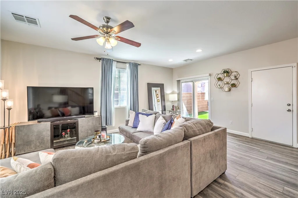 10636 Colter Bay, Las Vegas, NV 89129