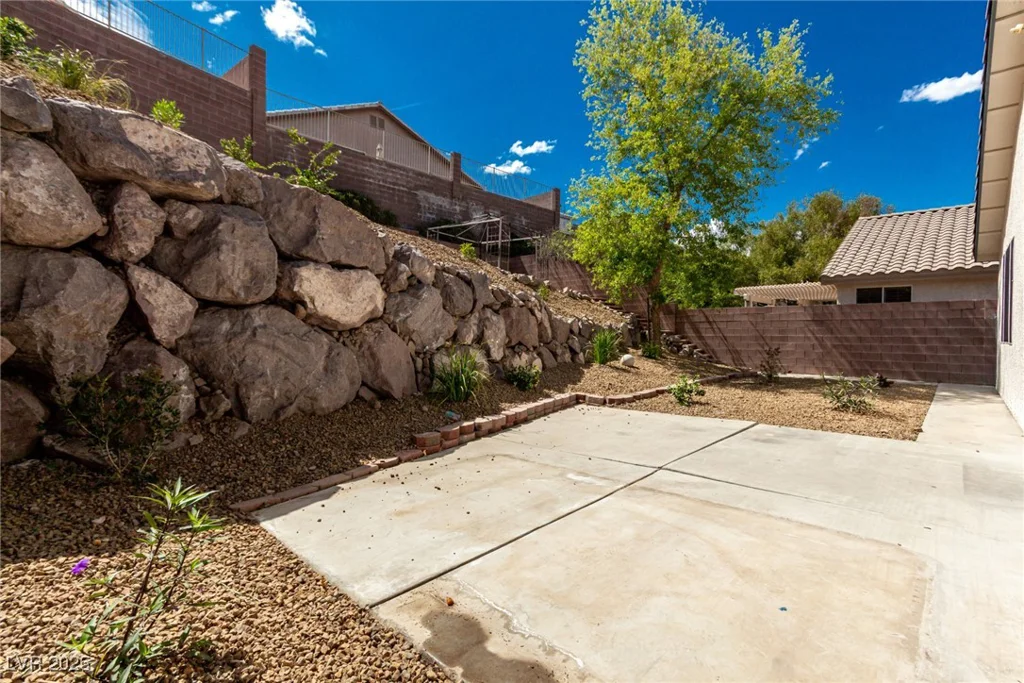 71 Blaven, Henderson, NV 89002