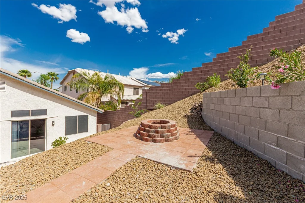 71 Blaven, Henderson, NV 89002