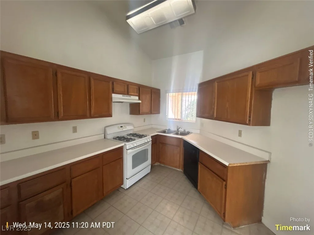 6512 Sterling Springs, Las Vegas, NV 89108
