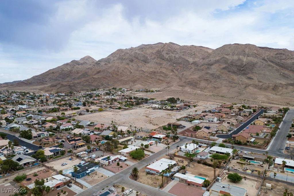 138 Palma Del Rio, Las Vegas, NV 89110