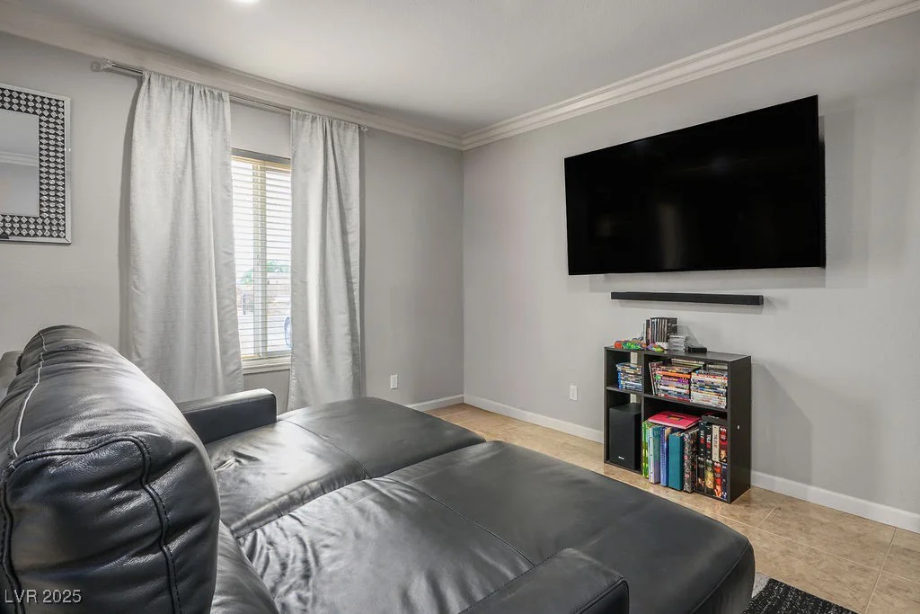 138 Palma Del Rio, Las Vegas, NV 89110