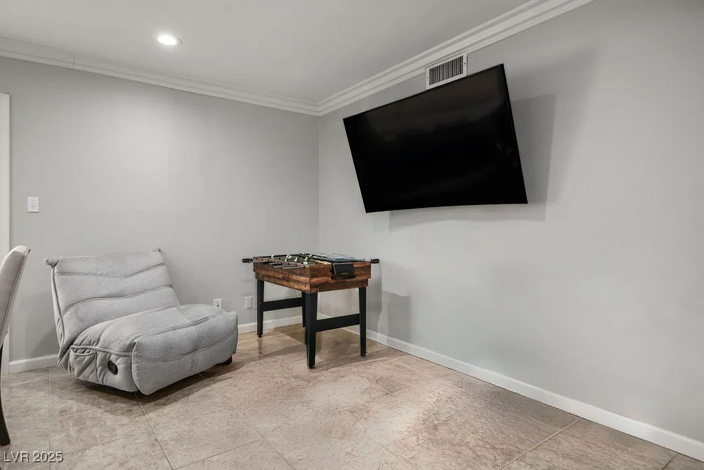 138 Palma Del Rio, Las Vegas, NV 89110